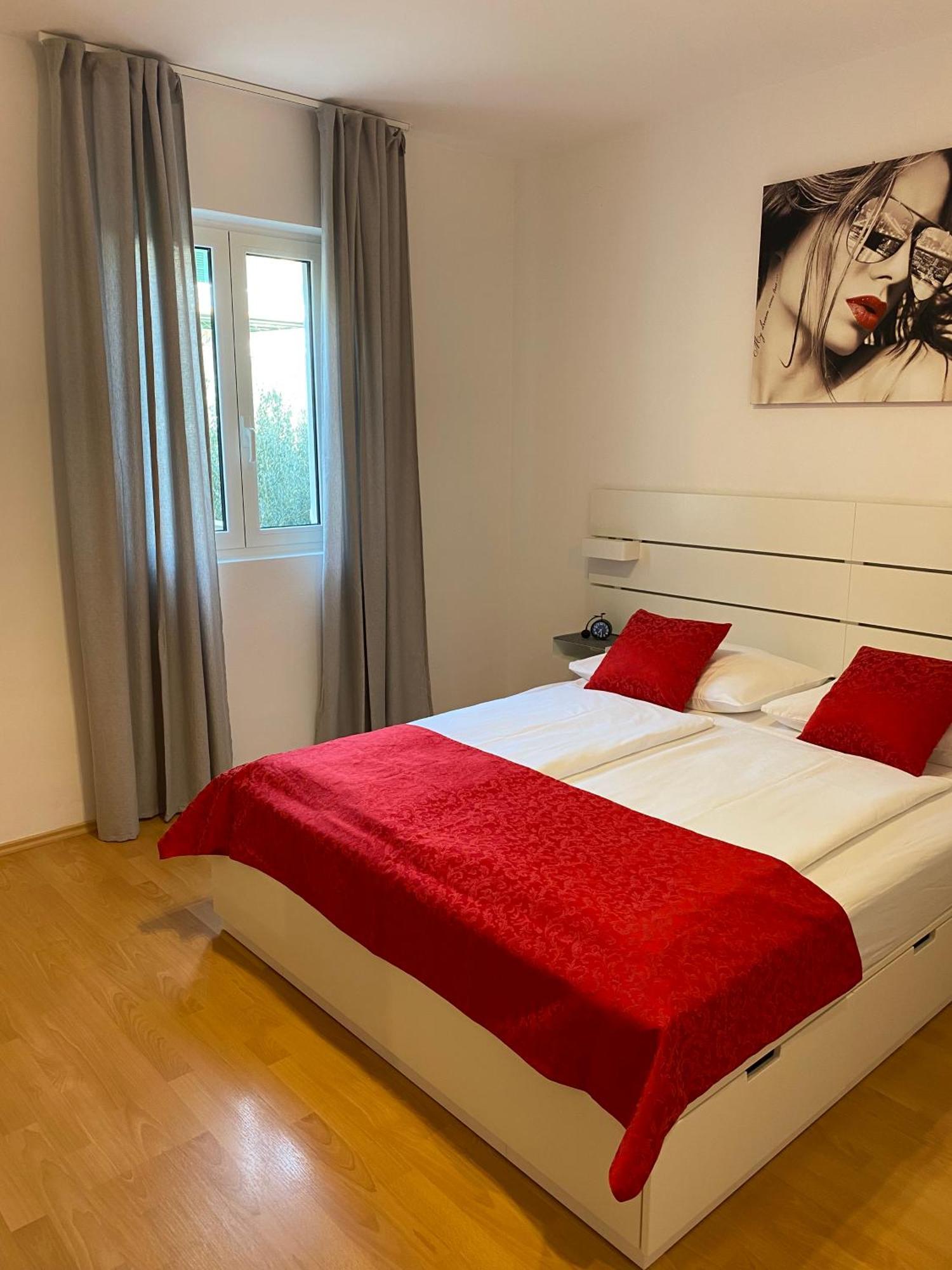 Villa Jasmin Bol Ngoại thất bức ảnh